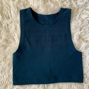 Teal/indigo Lululemon cropped workout tank top